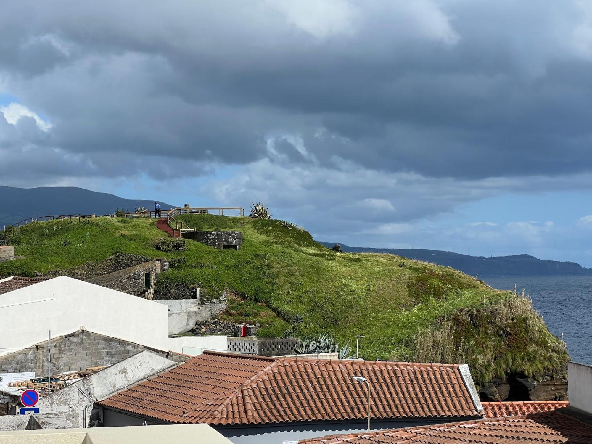 Casa A 2 Minutos A Pe De Piscina Natural Ponta Delgada Exterior foto